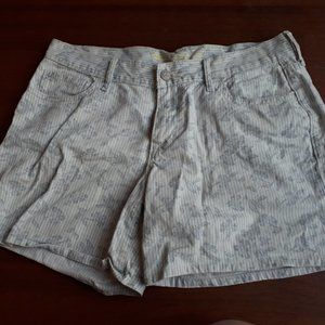 5 for 25 - Blue and white flower jean shorts